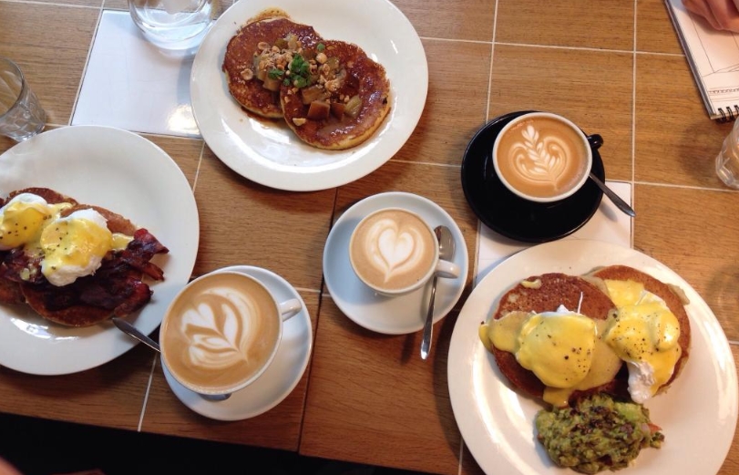 Три кофе в Café Coutume в Париже Кофе из Café Coutume