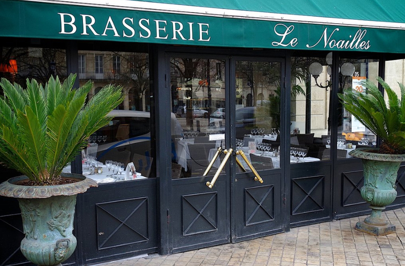 Le Noailles в центре Бордо Le Noailles в Бордо