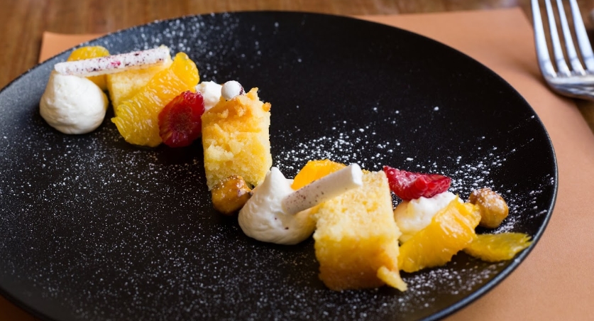 Клубника и ананасы из Canut et les Gones Десерт с ананасами из Canut et les Gones