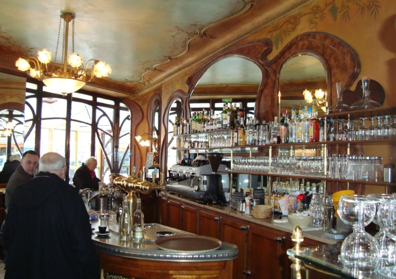 Как выглядит Le bistrot du peintre Внутри Le bistrot du peintre