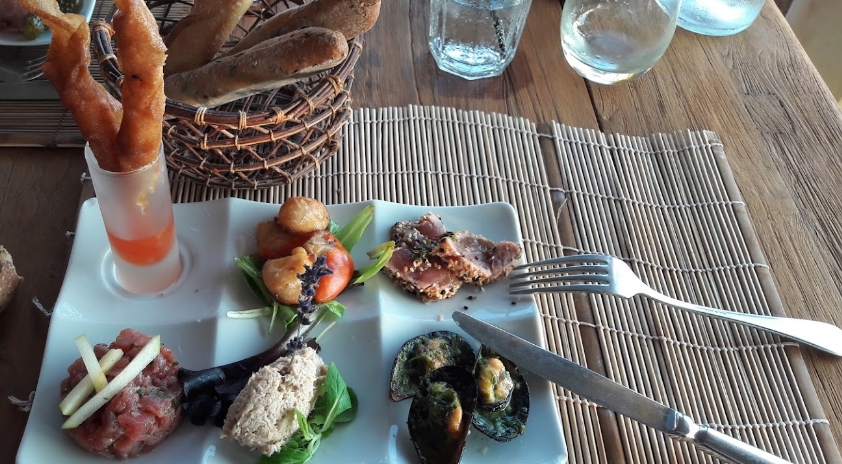 Вкусные блюда из Café de la Plage Блюдо из Café de la Plage