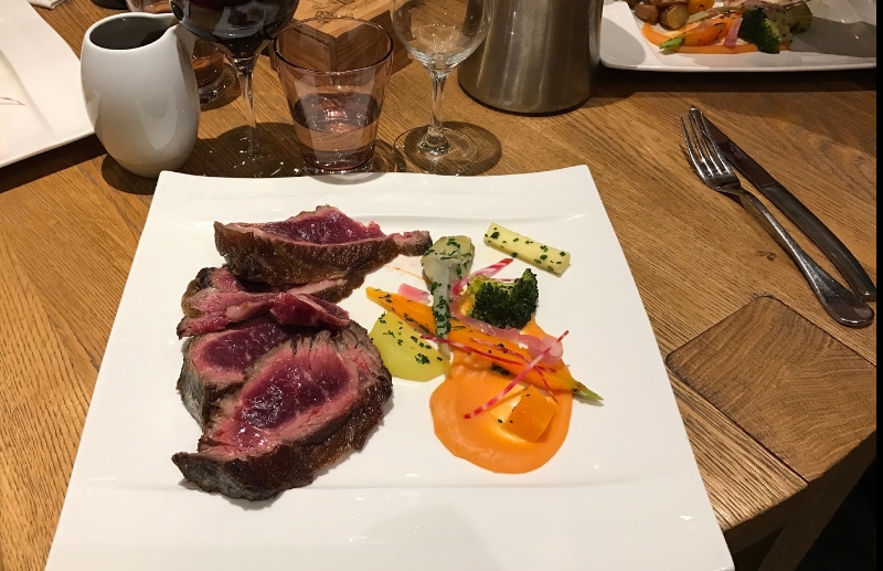 Говяжий стейк в La Table Du 20 Мясо из La Table Du 20
