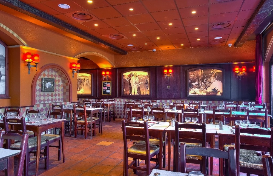 Интерьер La Pizza Cresci В ресторане La Pizza Cresci