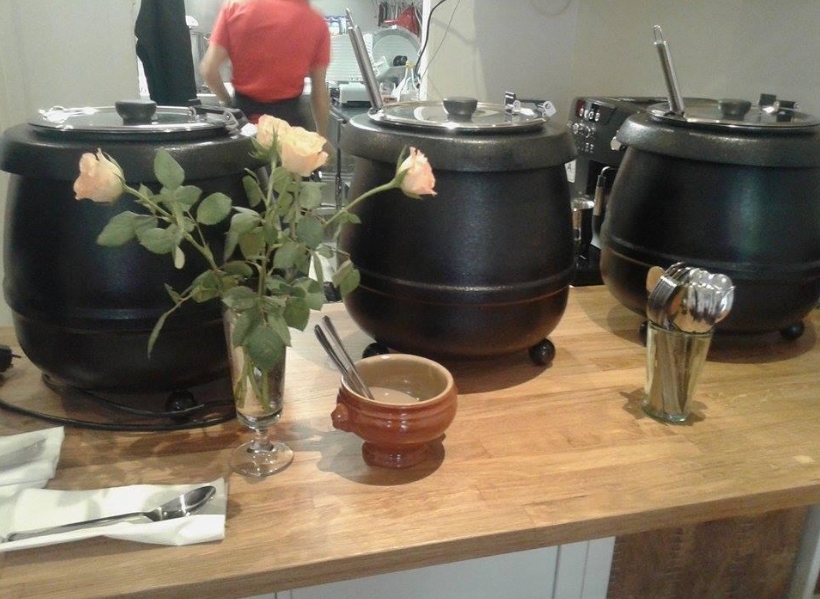 Супчики из Le Troquet à Soupes Супы готовятся в Le Troquet à Soupes